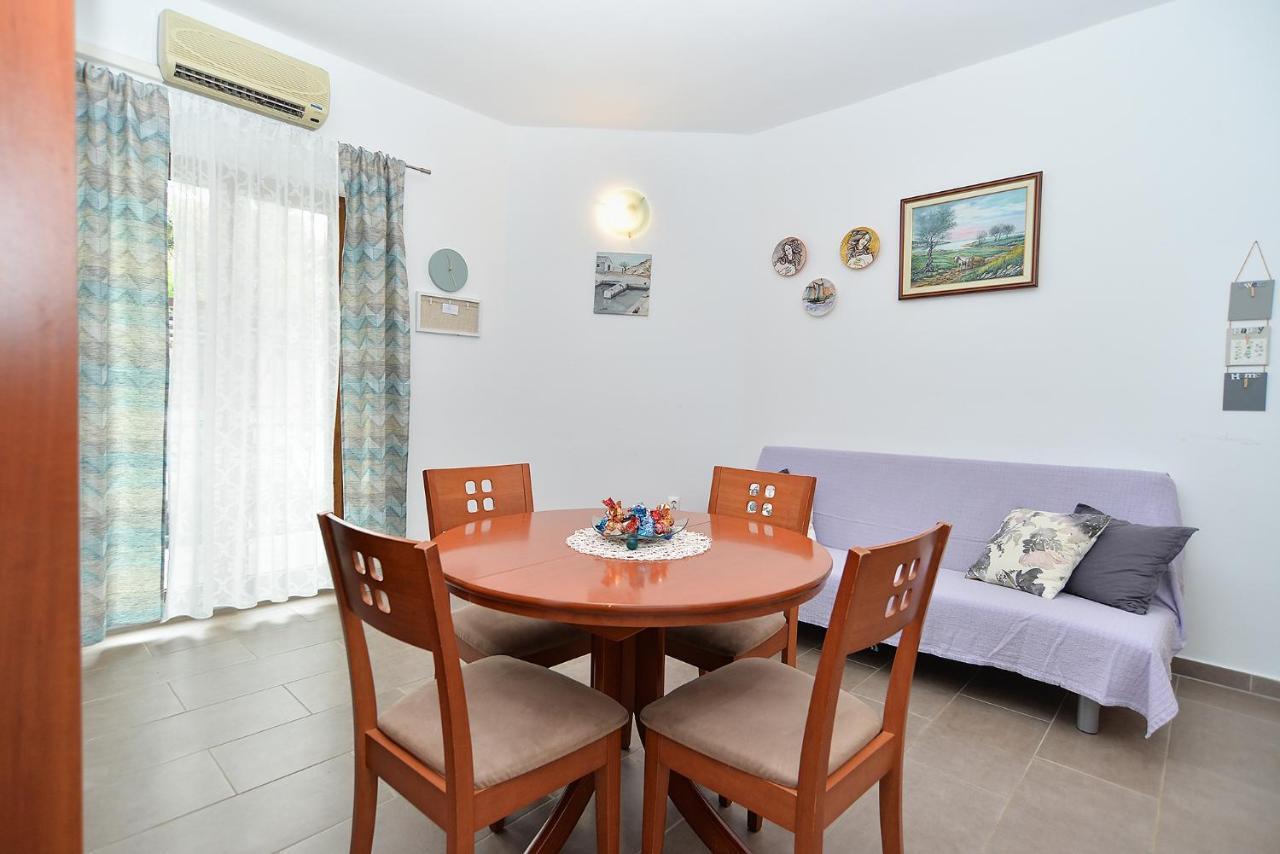 Apartments Mira 1293 Fazana Exterior photo