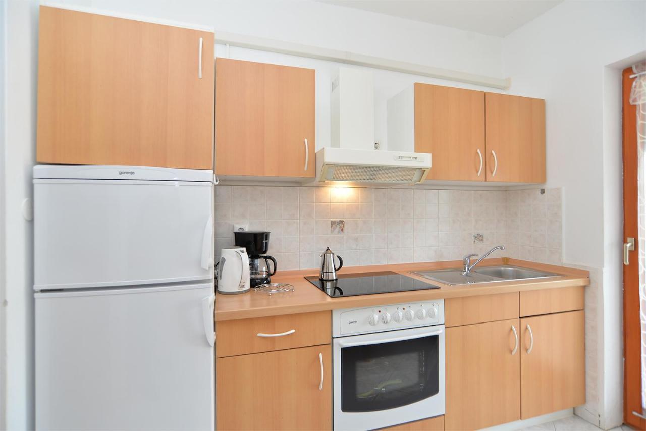 Apartments Mira 1293 Fazana Exterior photo