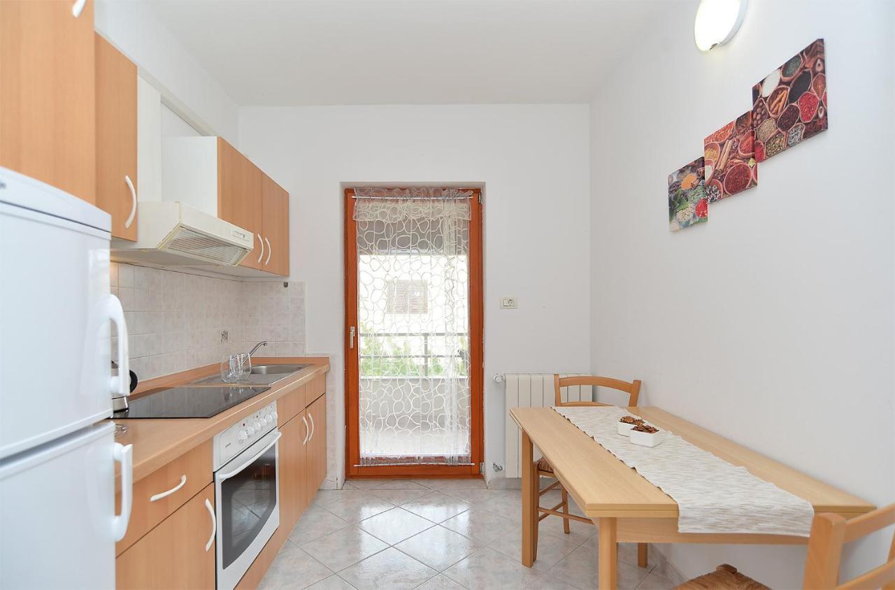 Apartments Mira 1293 Fazana Exterior photo