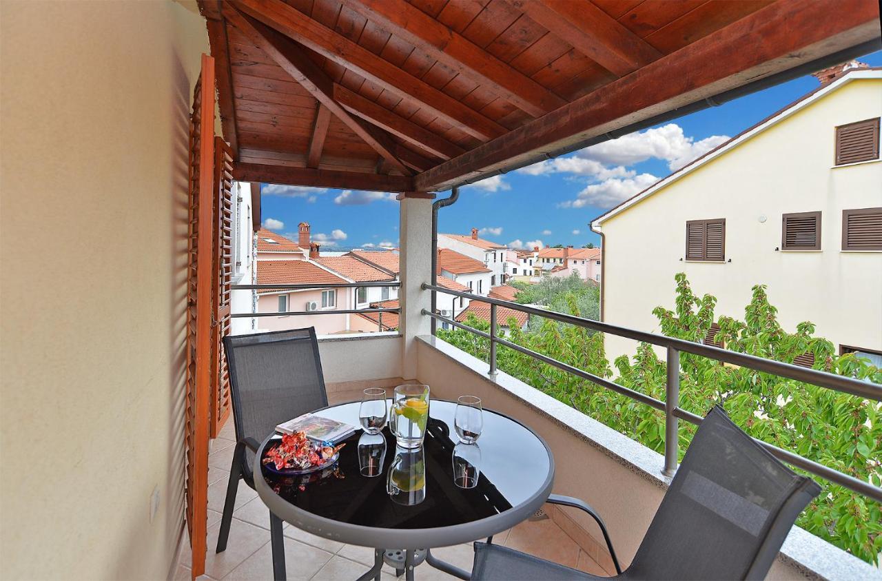 Apartments Mira 1293 Fazana Exterior photo