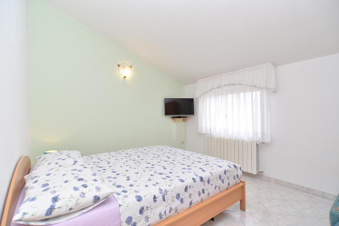 Apartments Mira 1293 Fazana Exterior photo
