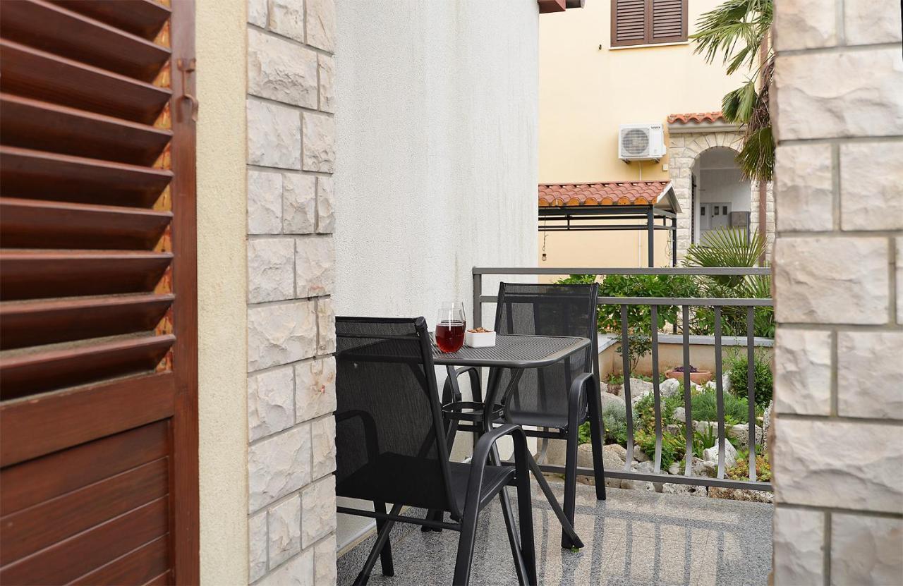 Apartments Mira 1293 Fazana Exterior photo