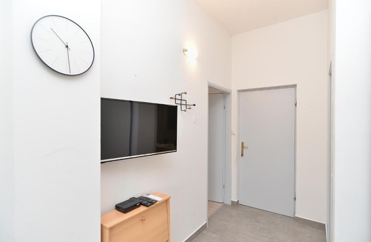 Apartments Mira 1293 Fazana Exterior photo