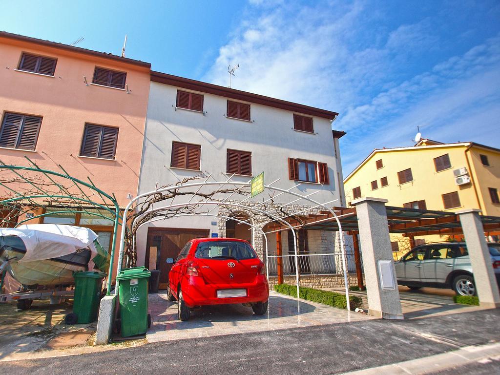 Apartments Mira 1293 Fazana Exterior photo