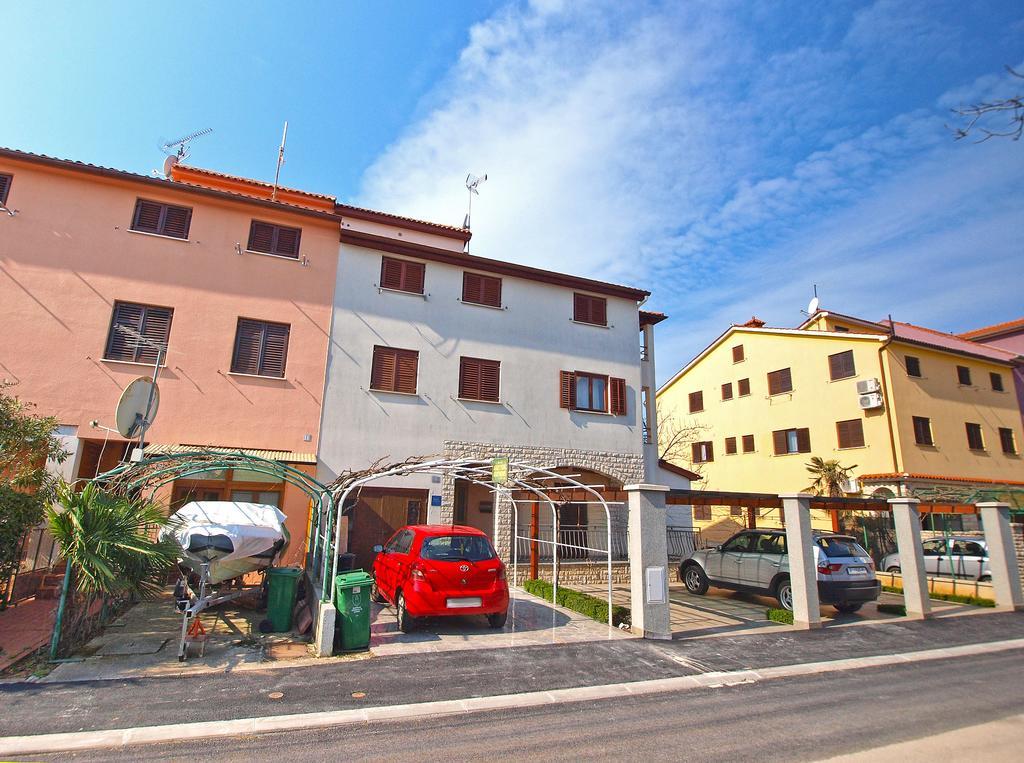 Apartments Mira 1293 Fazana Exterior photo