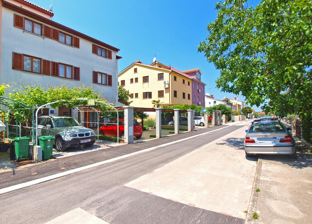 Apartments Mira 1293 Fazana Exterior photo