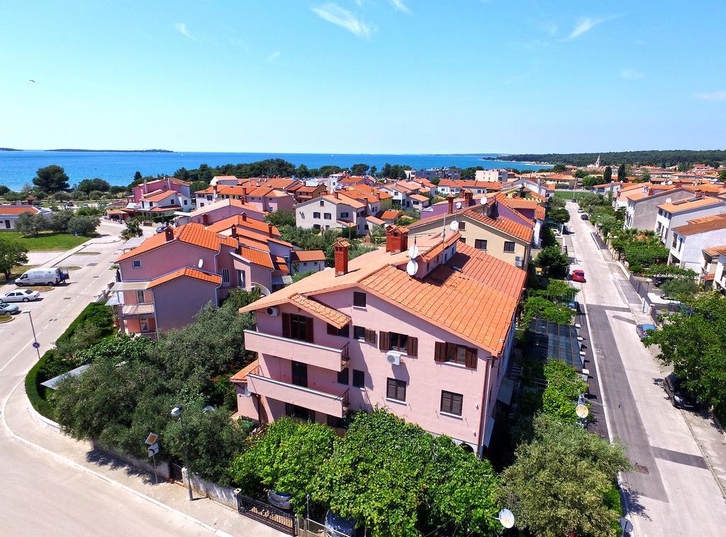 Apartments Mira 1293 Fazana Exterior photo