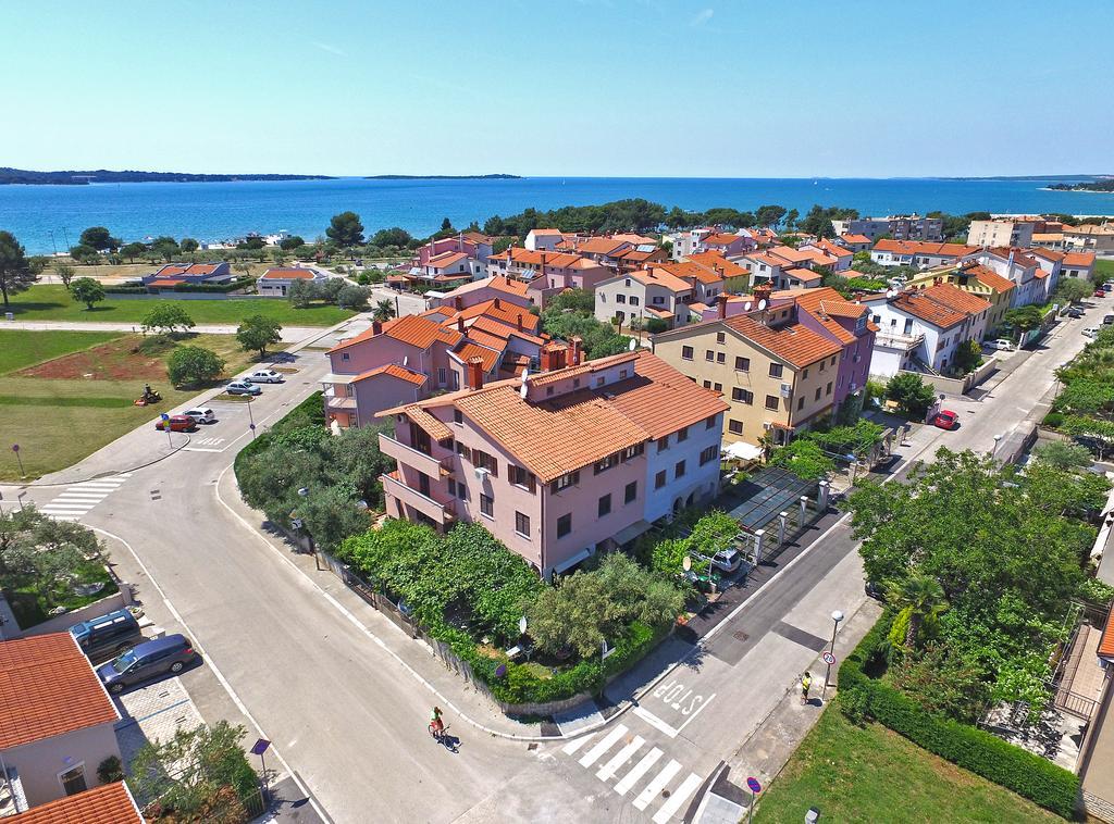Apartments Mira 1293 Fazana Exterior photo