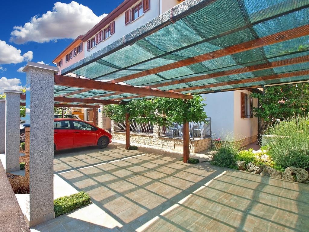 Apartments Mira 1293 Fazana Exterior photo